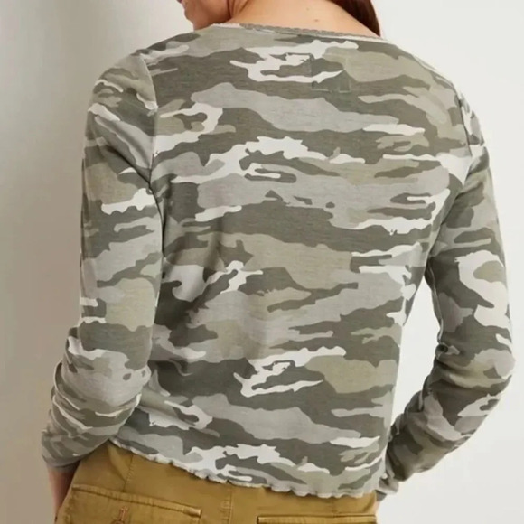 NWT ANTHROPOLOGIE CHASER GREEN CAMO TEE - Picture 2 of 7